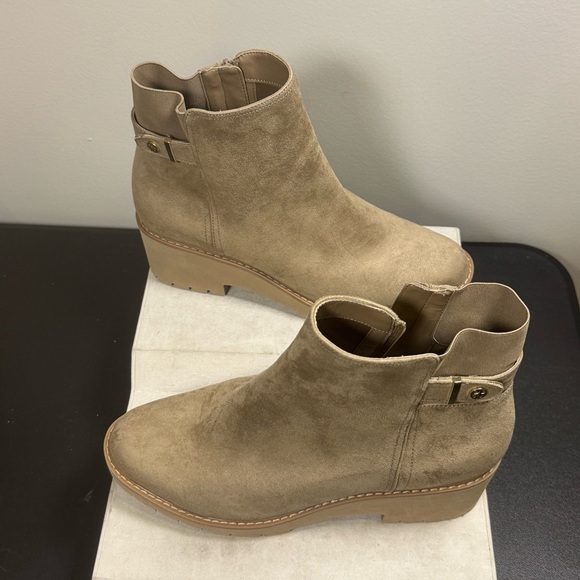 Gianni Bernini Women's Tan Ankle Boots, size 11M, NWOT - Picture 4 of 12